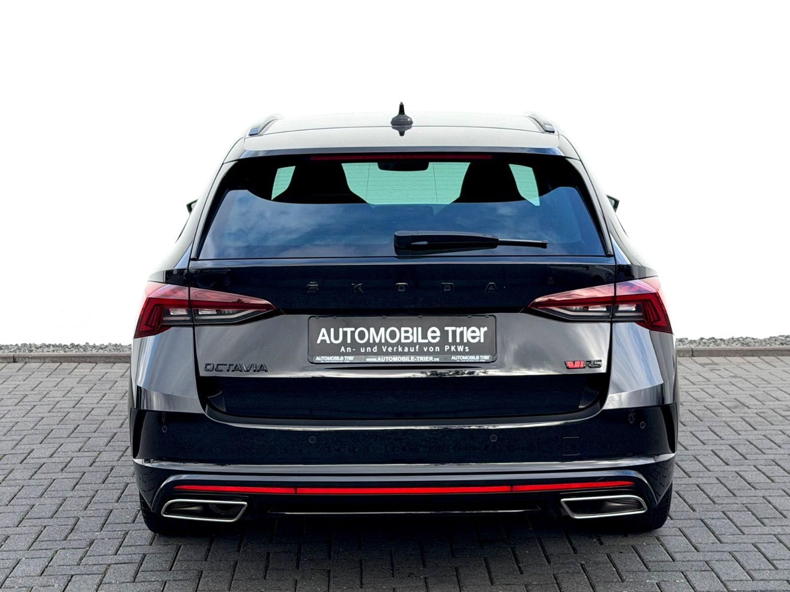 Skoda Octavia Combi RS 2.0 TDI DSG/ LED/ACC/CAM/1.HAND - Bild 6 Skoda Octavia Combi RS 2.0 TDI DSG/ LED/ACC/CAM/1.HAND in Schwarz als Kombi - Fahrzeugfoto 6