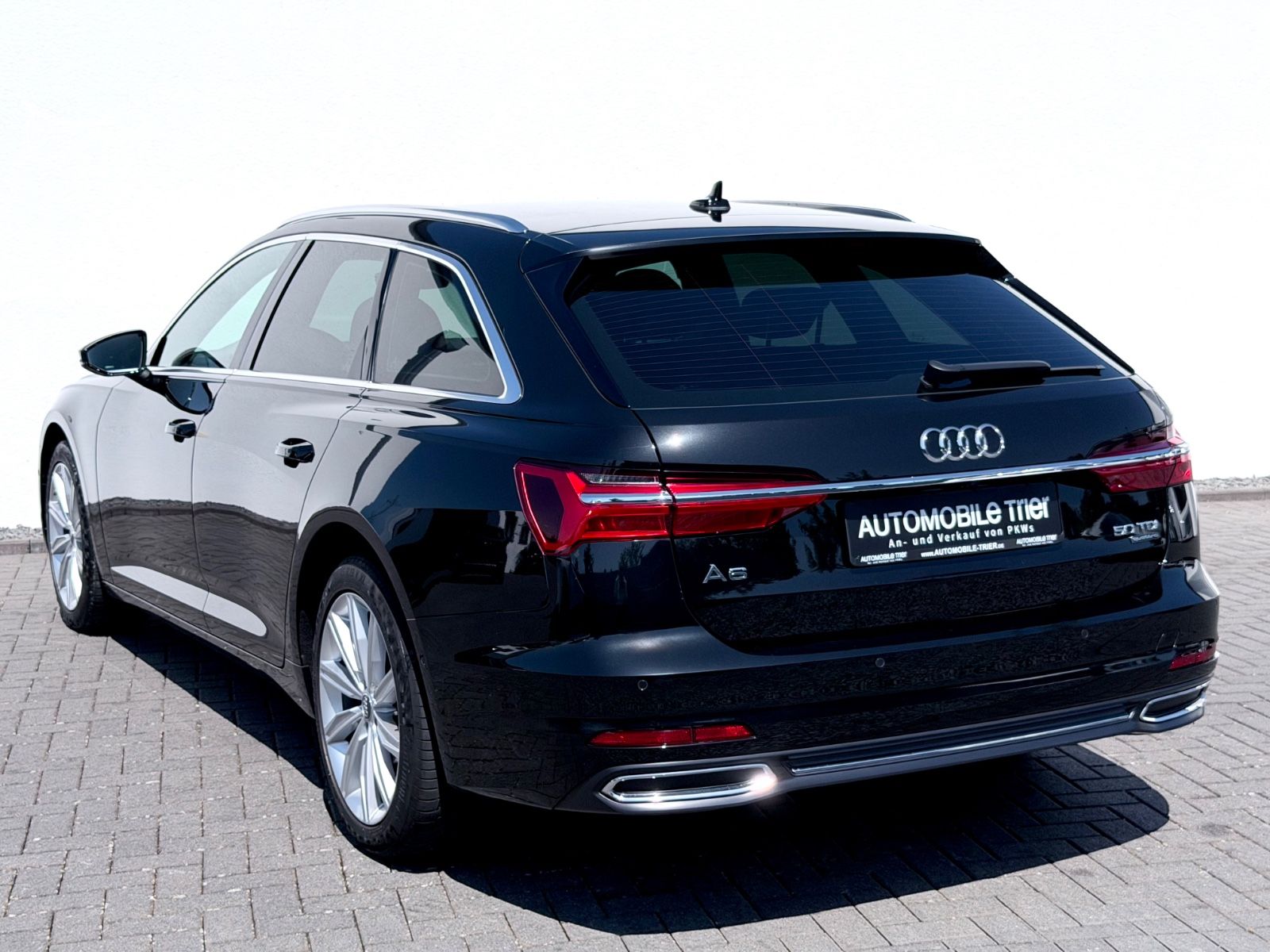 Audi A6 Avant 50 TDI quattro sport / NAVI/LED/ACC/CAM - Bild 6 Audi A6 Avant 50 TDI quattro sport / NAVI/LED/ACC/CAM in Schwarz als Kombi - Fahrzeugfoto 6