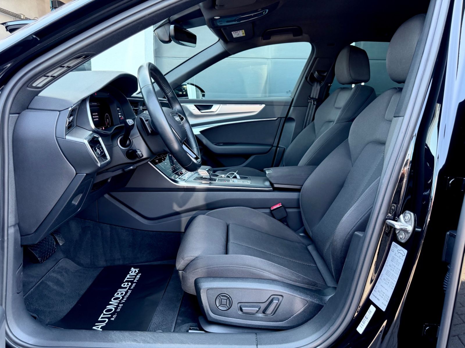 Audi A6 Avant 50 TDI quattro sport / NAVI/LED/ACC/CAM - Bild 8 Audi A6 Avant 50 TDI quattro sport / NAVI/LED/ACC/CAM in Schwarz als Kombi - Fahrzeugfoto 8