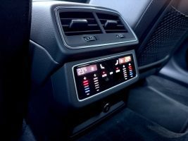 Audi A6 Avant 50 TDI quattro sport / NAVI/LED/ACC/CAM in Schwarz als Kombi - Fahrzeugfoto 17