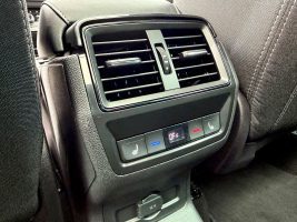 Skoda Karoq Sportline 2.0 TSI DSG 4x4/PANO/LED/ACC/AHK in Silber als SUV/Geländewagen/Pickup - Fahrzeugfoto 20