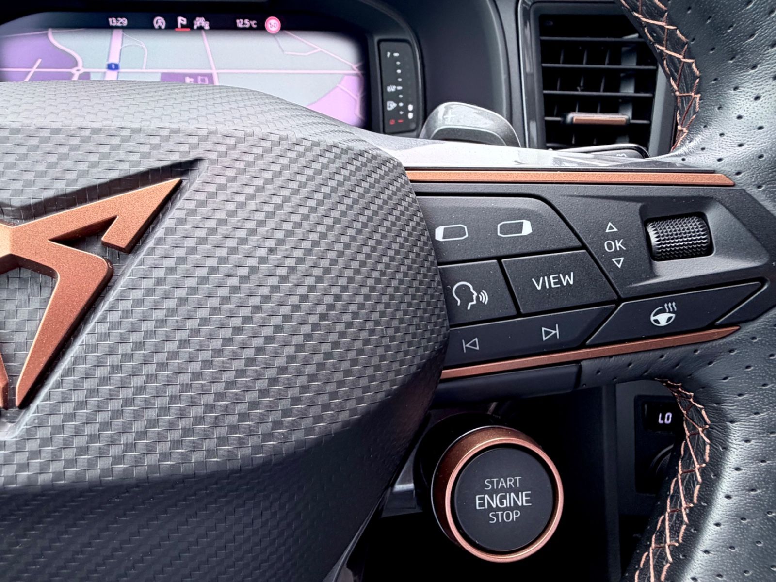 Cupra Ateca VZ 2.0 TSI DSG 4Drive/LED/ACC/LHZ/360° CAM - Bild 19 Cupra Ateca VZ 2.0 TSI DSG 4Drive/LED/ACC/LHZ/360° CAM als SUV/Geländewagen/Pickup - Fahrzeugfoto 19