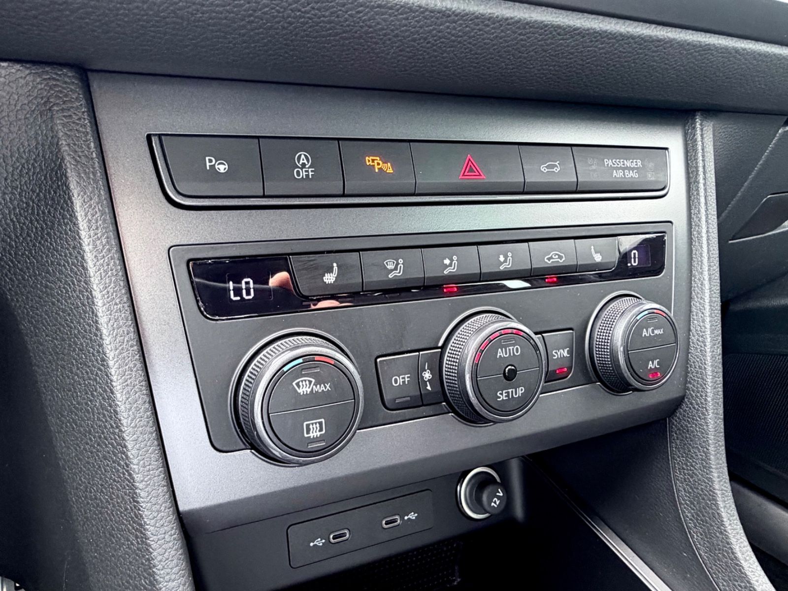 Cupra Ateca VZ 2.0 TSI DSG 4Drive/LED/ACC/LHZ/360° CAM - Bild 21 Cupra Ateca VZ 2.0 TSI DSG 4Drive/LED/ACC/LHZ/360° CAM als SUV/Geländewagen/Pickup - Fahrzeugfoto 21