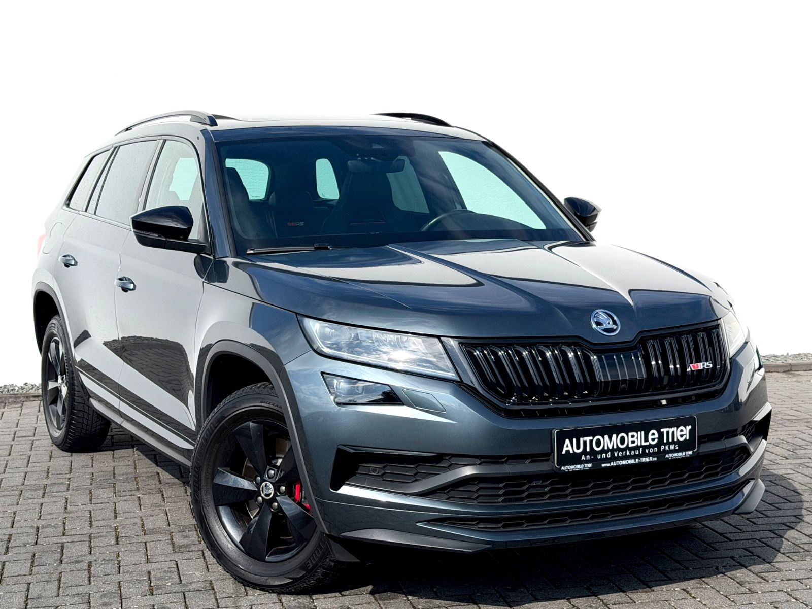 Skoda Kodiaq RS 2.0 TDI DSG 4x4 /PANO/LED/CAM/GARANTIE - Bild 3 Skoda Kodiaq RS 2.0 TDI DSG 4x4 /PANO/LED/CAM/GARANTIE in Grau als SUV/Geländewagen/Pickup - Fahrzeugfoto 3