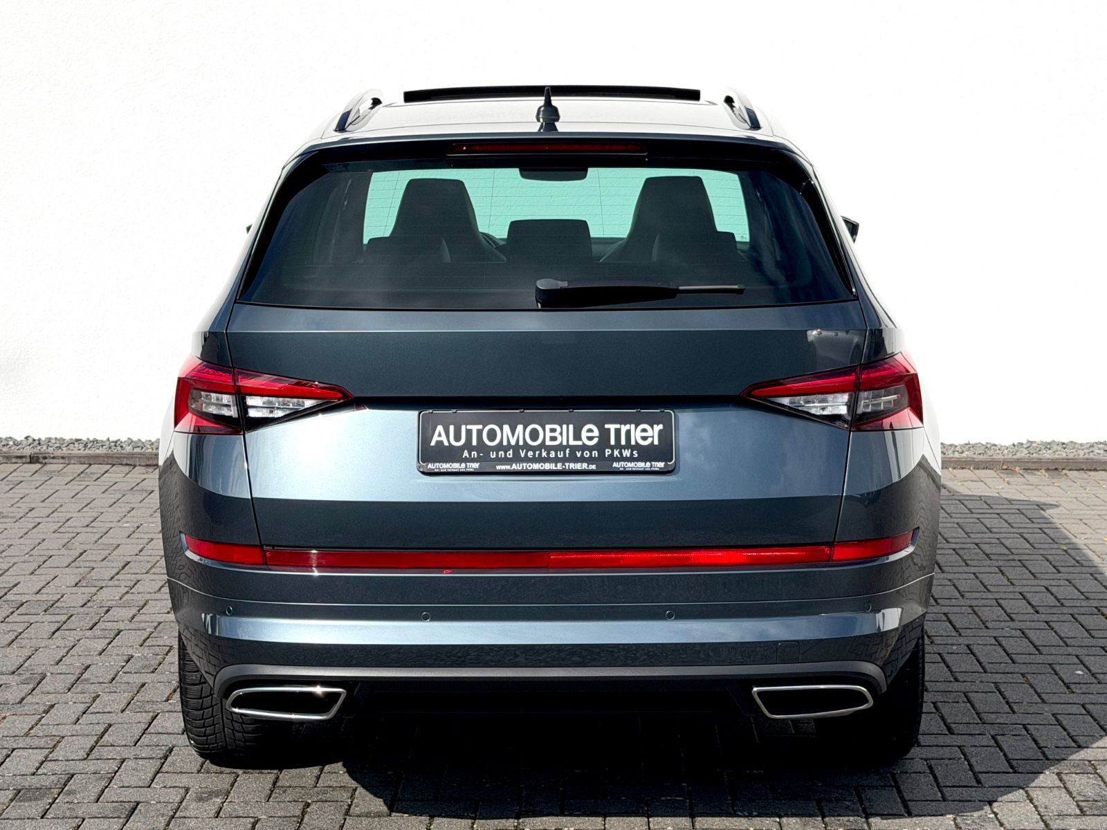 Skoda Kodiaq RS 2.0 TDI DSG 4x4 /PANO/LED/CAM/GARANTIE - Bild 6 Skoda Kodiaq RS 2.0 TDI DSG 4x4 /PANO/LED/CAM/GARANTIE in Grau als SUV/Geländewagen/Pickup - Fahrzeugfoto 6