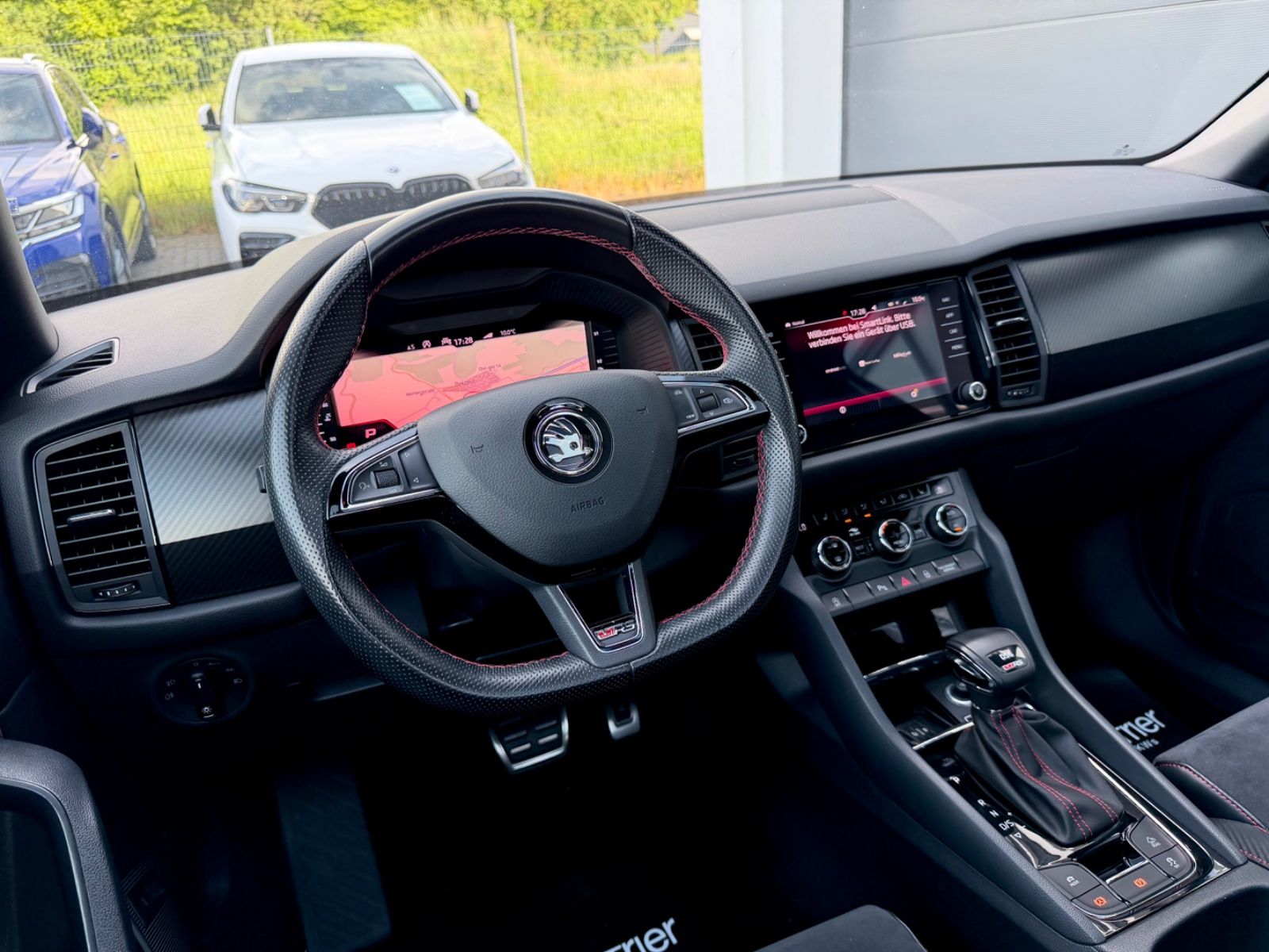 Skoda Kodiaq RS 2.0 TDI DSG 4x4 /PANO/LED/CAM/GARANTIE - Bild 10 Skoda Kodiaq RS 2.0 TDI DSG 4x4 /PANO/LED/CAM/GARANTIE in Grau als SUV/Geländewagen/Pickup - Fahrzeugfoto 10