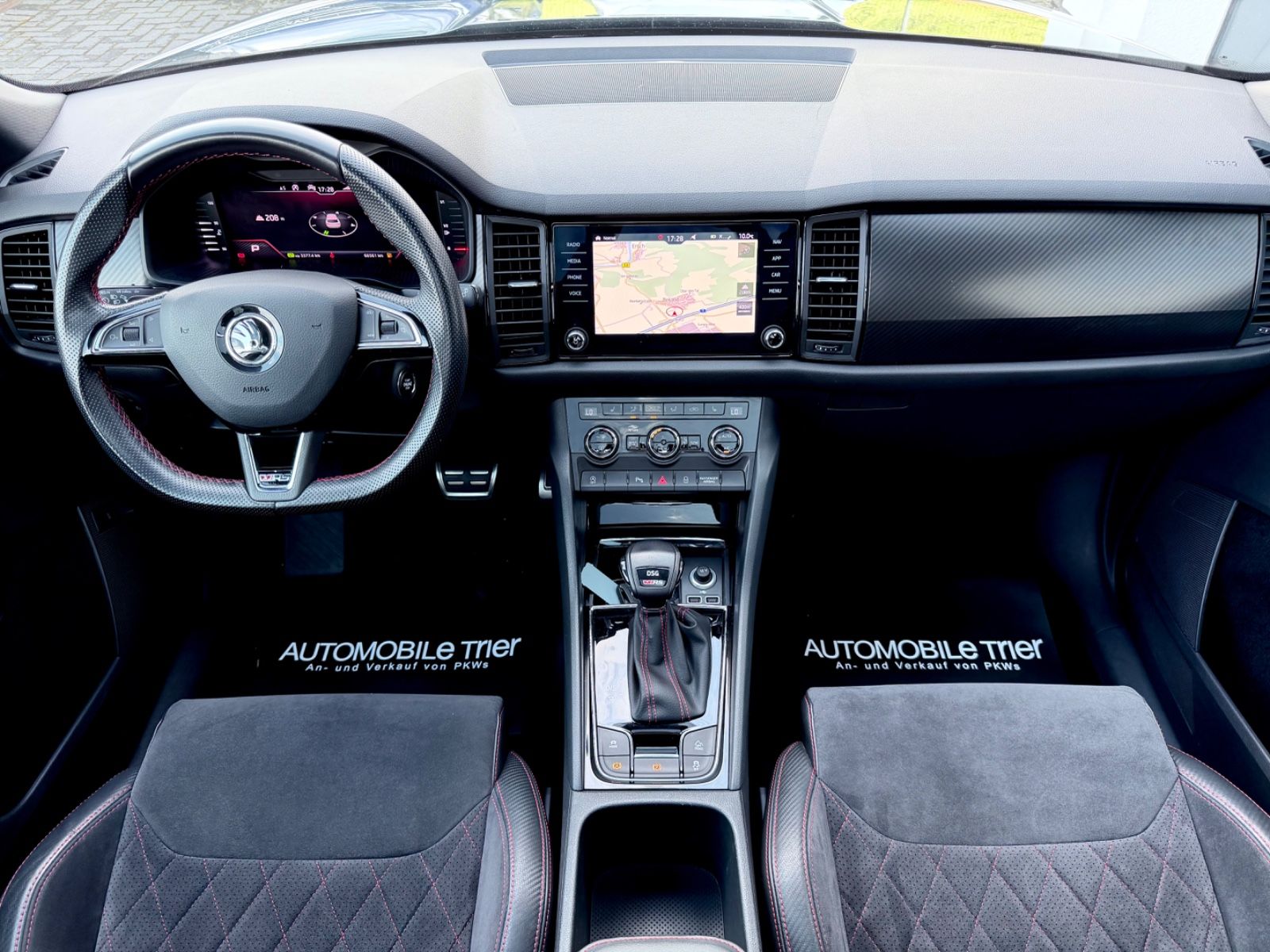 Skoda Kodiaq RS 2.0 TDI DSG 4x4 /PANO/LED/CAM/GARANTIE - Bild 11 Skoda Kodiaq RS 2.0 TDI DSG 4x4 /PANO/LED/CAM/GARANTIE in Grau als SUV/Geländewagen/Pickup - Fahrzeugfoto 11
