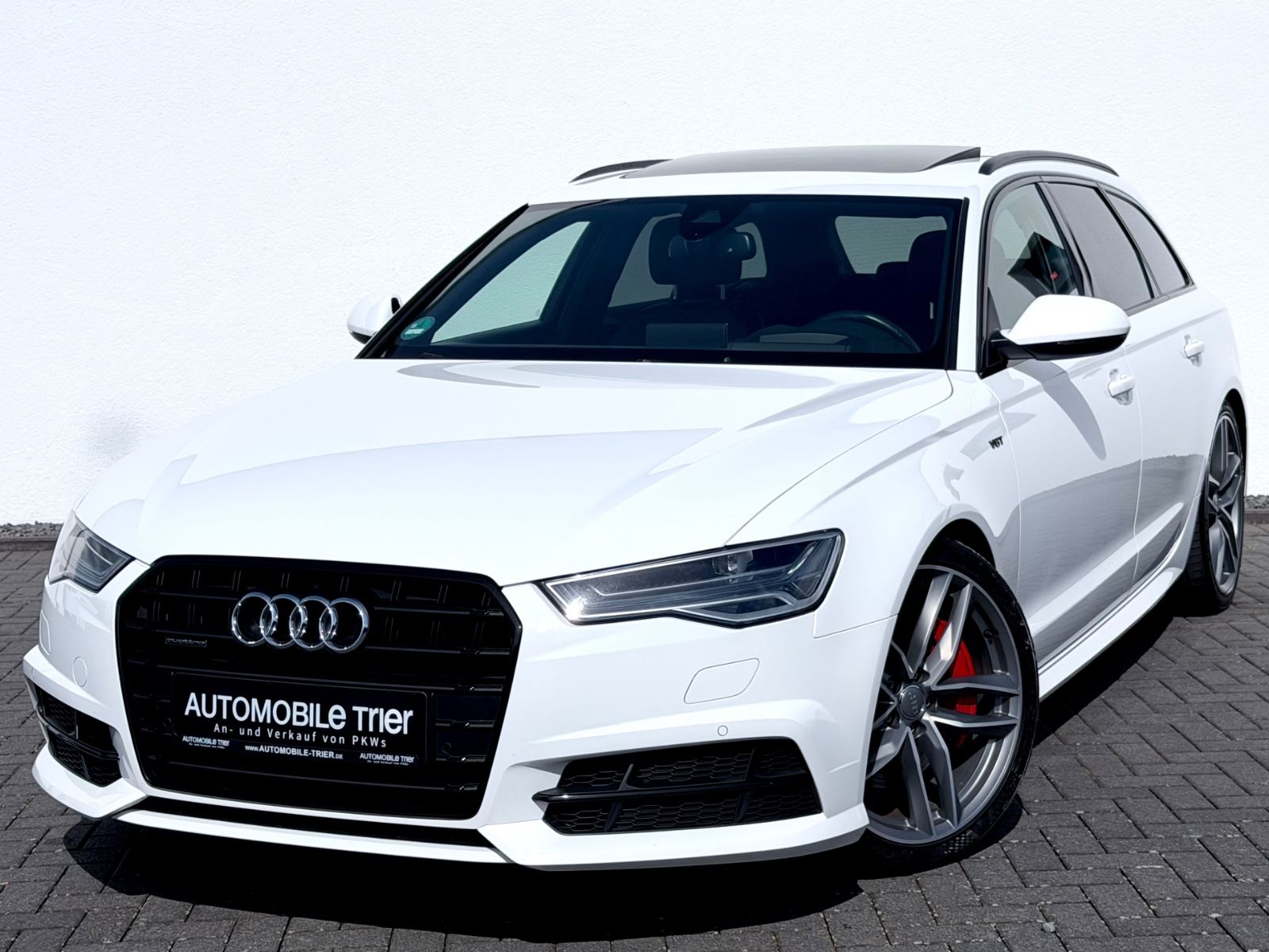 Audi A6 Avant 3.0 TDI quattro S line Competition Plus in Weiß als Kombi - Fahrzeugfoto 1
