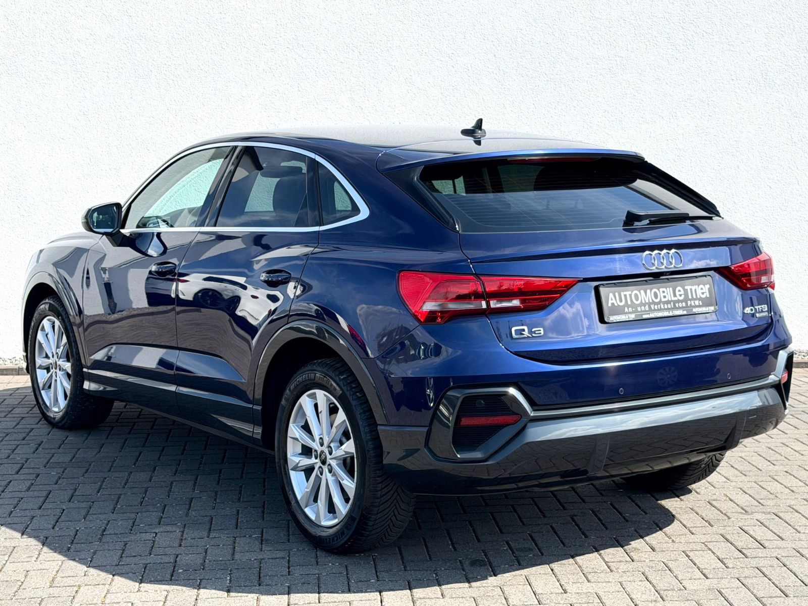 Audi Q3 Sportback 40 TFSI quattro S line /1.HAND/ - Bild 7 Audi Q3 Sportback 40 TFSI quattro S line /1.HAND/ in Blau als Sportwagen/Coupé - Fahrzeugfoto 7