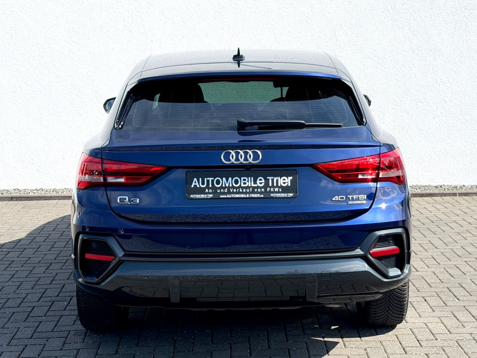 Audi Q3 Sportback 40 TFSI quattro S line /1.HAND/ - Bild 6 Audi Q3 Sportback 40 TFSI quattro S line /1.HAND/ in Blau als SUV/Geländewagen/Pickup - Fahrzeugfoto 6
