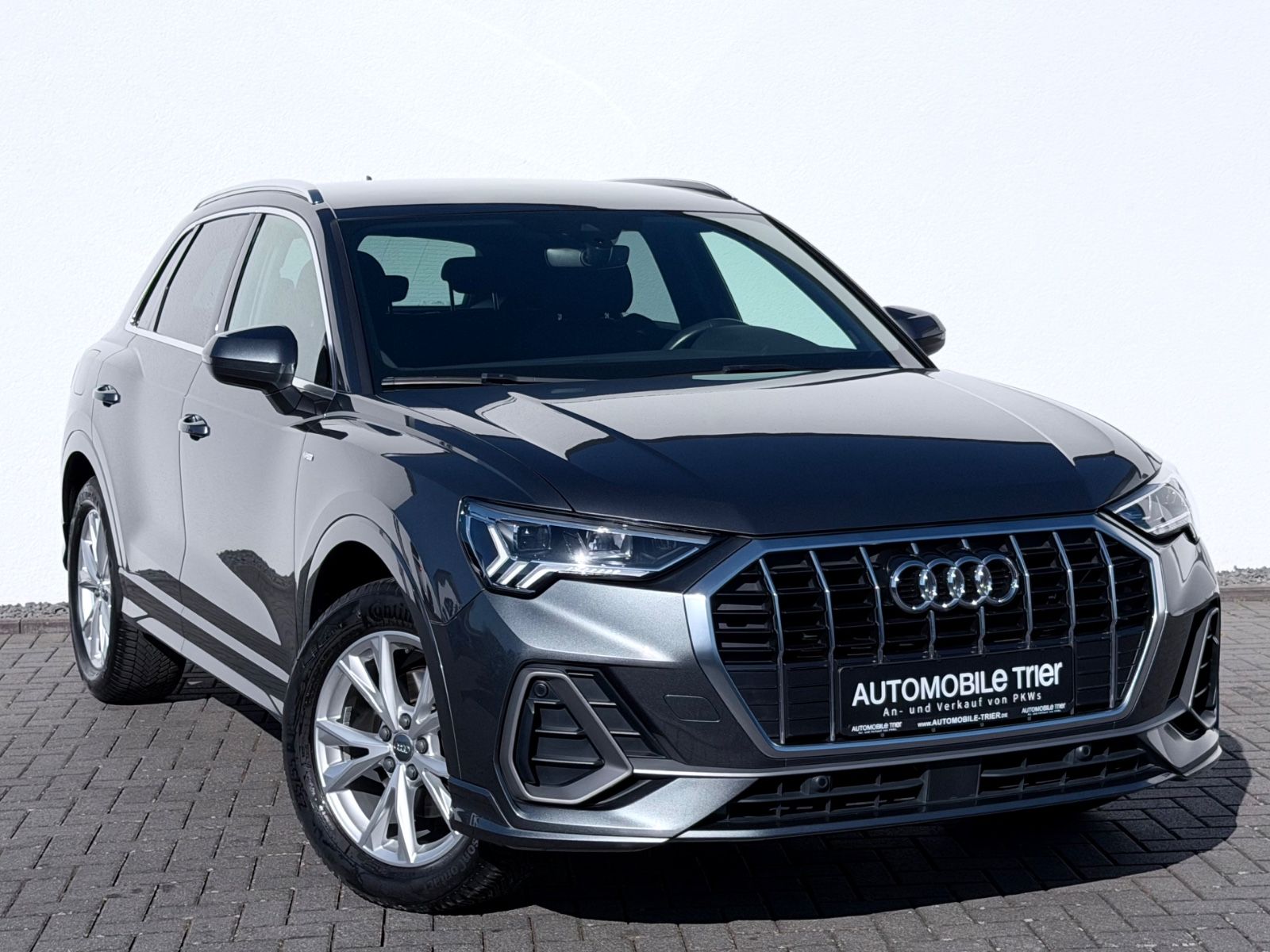Audi Q3 35 TFSI S line /LED/CAM/ACC/GARANTIE/APP/ - Bild 3 Audi Q3 35 TFSI S line /LED/CAM/ACC/GARANTIE/APP/ in Daytonagrau Perleffekt als SUV/Geländewagen/Pickup - Fahrzeugfoto 3