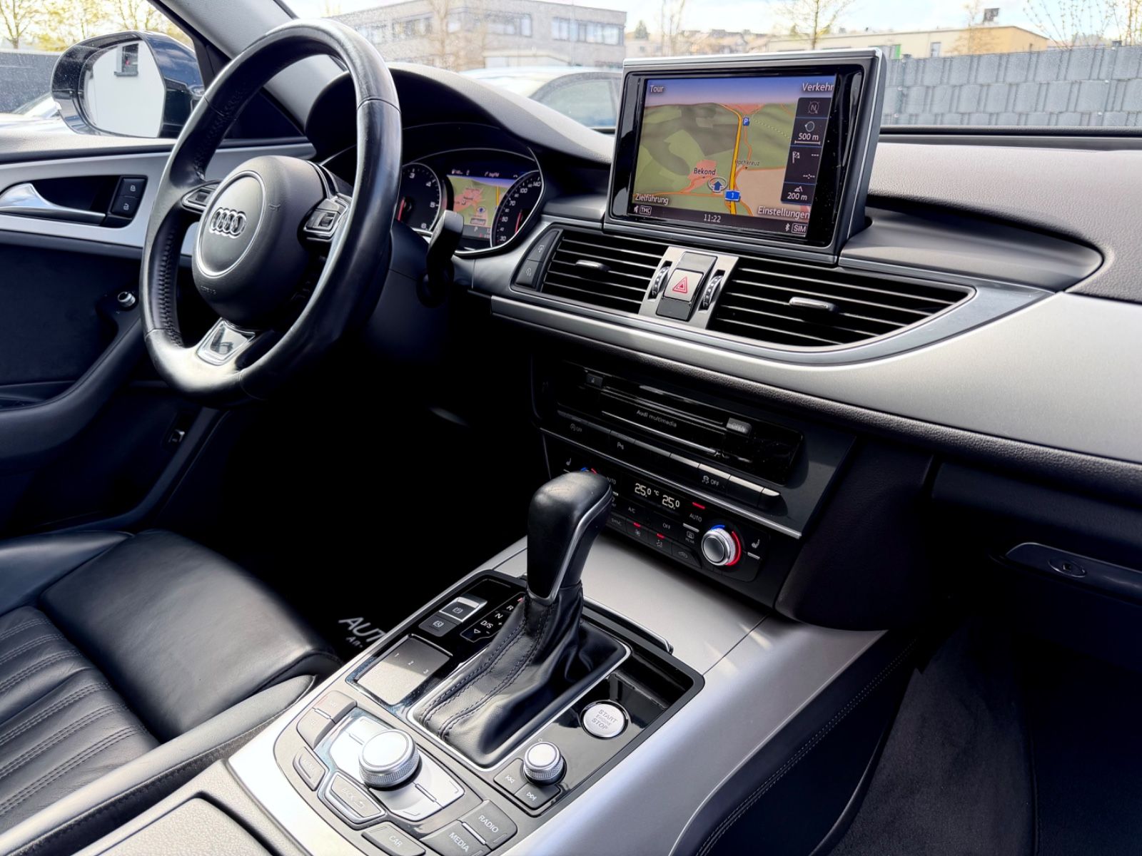 Audi A6 Avant 2.0 TDI sport /LED/ACC/CAM/AHK/GARANTIE - Bild 12 Audi A6 Avant 2.0 TDI sport /LED/ACC/CAM/AHK/GARANTIE in MYTHOSSCHWARZ als Kombi - Fahrzeugfoto 12