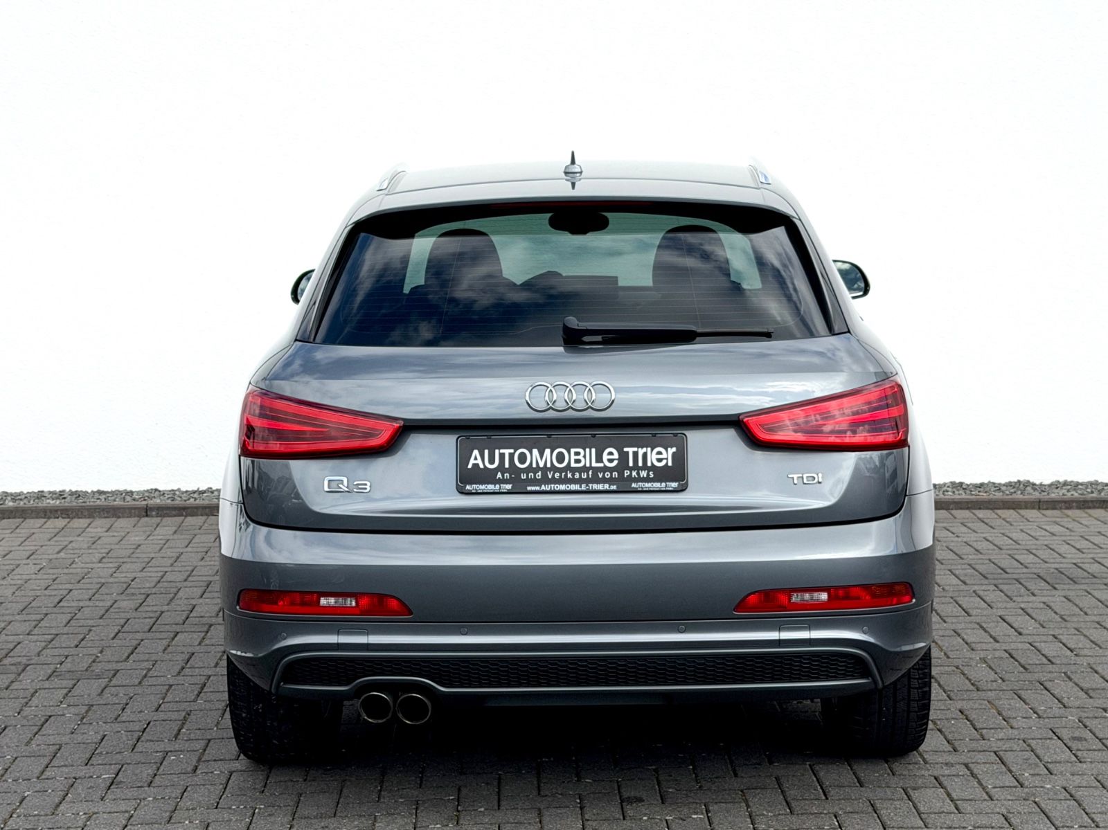 Audi Q3 2.0 TDI S line Sport Plus Paket /1.HAND/ - Bild 5 Audi Q3 2.0 TDI S line Sport Plus Paket /1.HAND/ in Monsungrau Metallic als SUV/Geländewagen/Pickup - Fahrzeugfoto 5