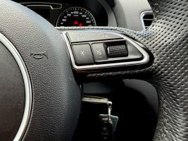 Audi Q3 2.0 TDI S line Sport Plus Paket /1.HAND/ in Grau als SUV/Geländewagen/Pickup - Fahrzeugfoto 15