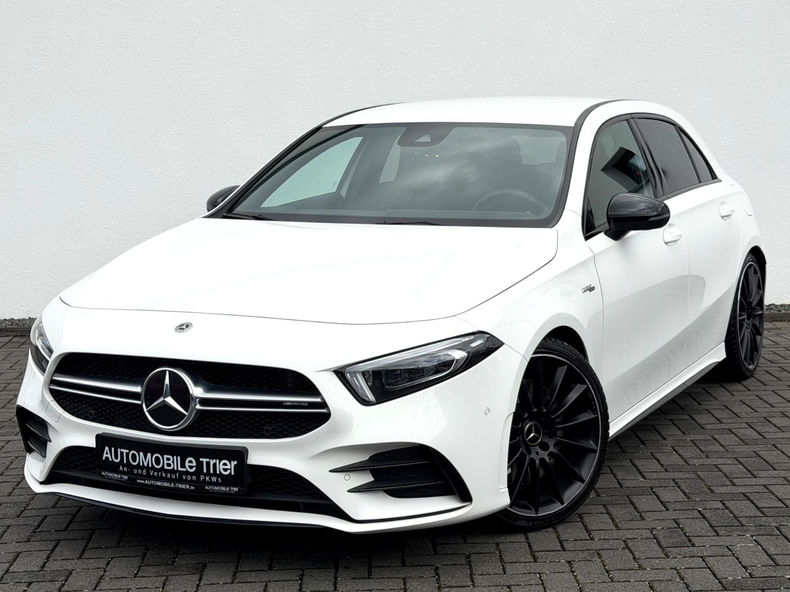Mercedes-Benz A 35 AMG 4Matic /NAVI/LED/CAM/GARANTIE/ in Weiß als Sportwagen/Coupé - Fahrzeugfoto 1
