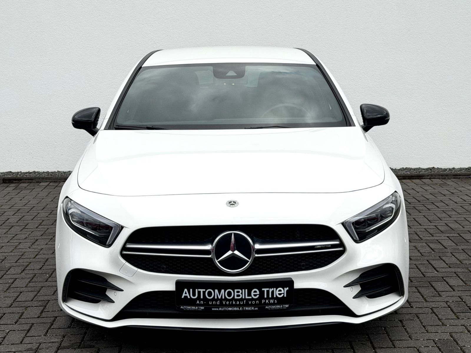Mercedes-Benz A 35 AMG 4Matic /NAVI/LED/CAM/GARANTIE/ - Bild 2 Mercedes-Benz A 35 AMG 4Matic /NAVI/LED/CAM/GARANTIE/ in POLARWEISS - UNILACK als Sportwagen/Coupé - Fahrzeugfoto 2