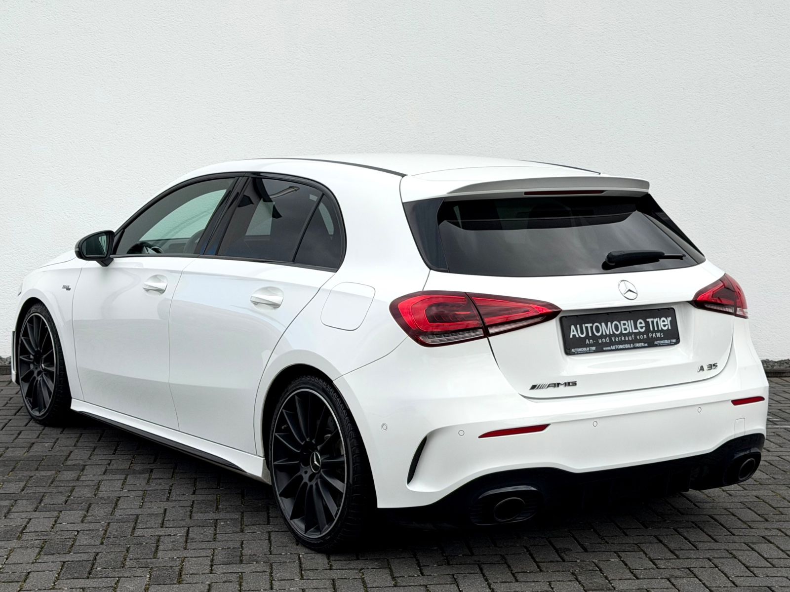 Mercedes-Benz A 35 AMG 4Matic /NAVI/LED/CAM/GARANTIE/ - Bild 4 Mercedes-Benz A 35 AMG 4Matic /NAVI/LED/CAM/GARANTIE/ in POLARWEISS - UNILACK als Sportwagen/Coupé - Fahrzeugfoto 4