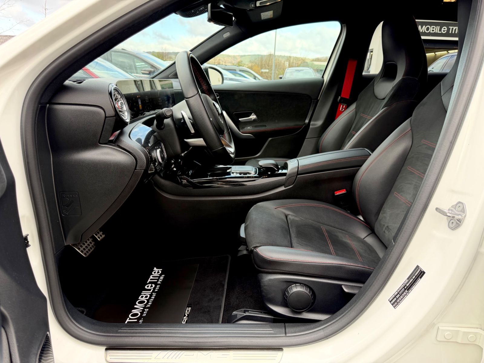 Mercedes-Benz A 35 AMG 4Matic /NAVI/LED/CAM/GARANTIE/ - Bild 7 Mercedes-Benz A 35 AMG 4Matic /NAVI/LED/CAM/GARANTIE/ in POLARWEISS - UNILACK als Sportwagen/Coupé - Fahrzeugfoto 7
