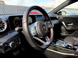 Mercedes-Benz A 35 AMG 4Matic /NAVI/LED/CAM/GARANTIE/ in Weiß als Sportwagen/Coupé - Fahrzeugfoto 8