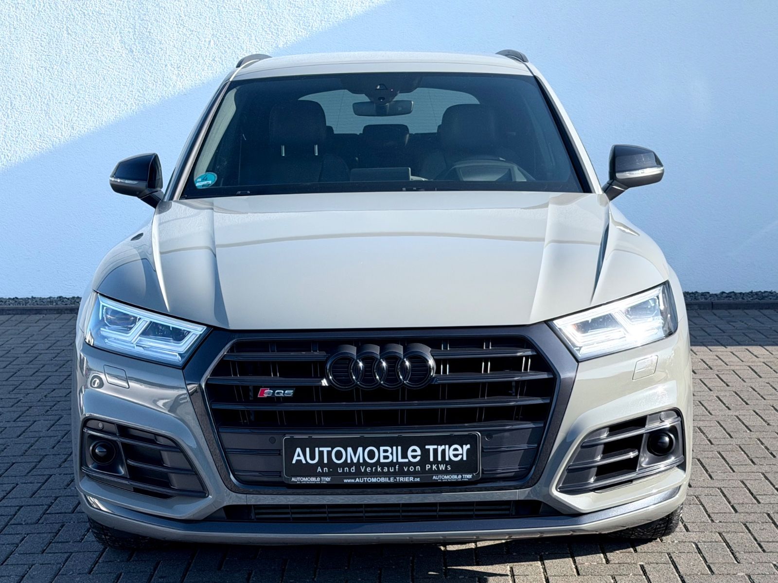 Audi SQ5 3.0 TDI quattro /LED/ACC/HUD/CAM/GARANTIE - Bild 2 Audi SQ5 3.0 TDI quattro /LED/ACC/HUD/CAM/GARANTIE in Grau als SUV/Geländewagen/Pickup - Fahrzeugfoto 2