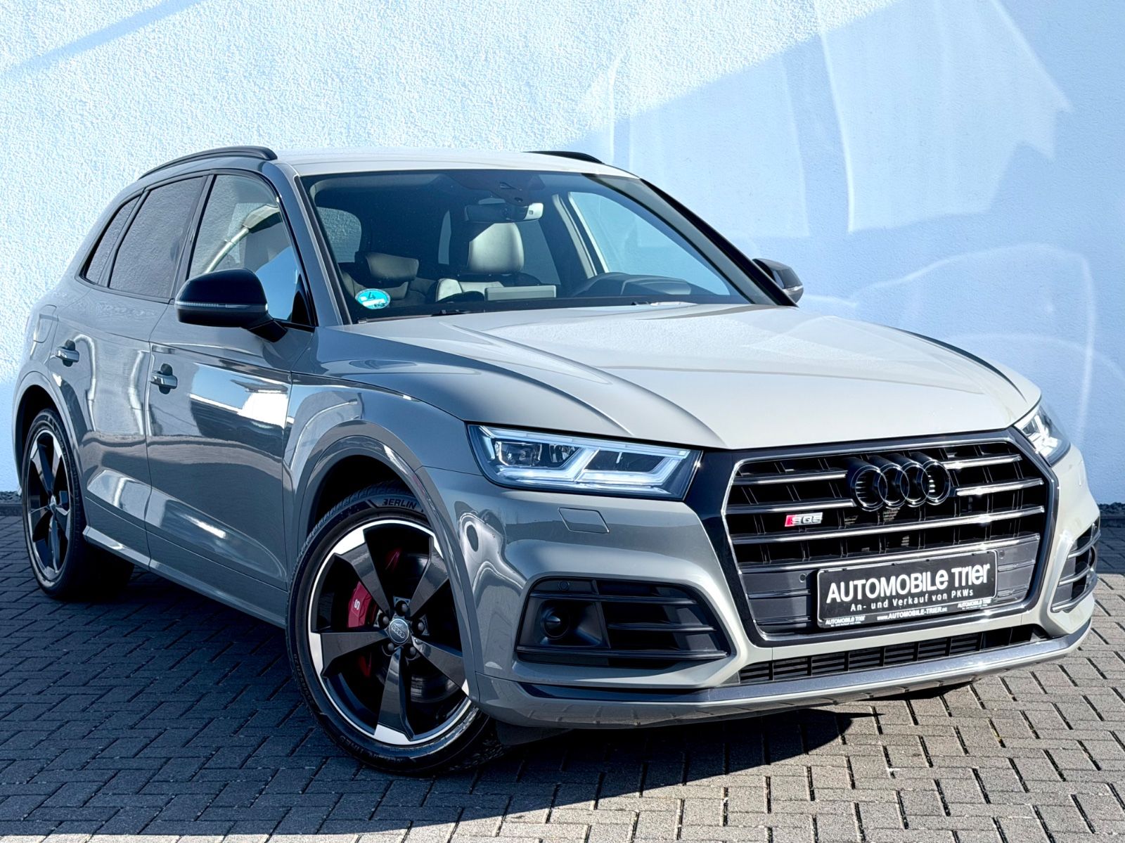 Audi SQ5 3.0 TDI quattro /LED/ACC/HUD/CAM/GARANTIE - Bild 3 Audi SQ5 3.0 TDI quattro /LED/ACC/HUD/CAM/GARANTIE in Grau als SUV/Geländewagen/Pickup - Fahrzeugfoto 3
