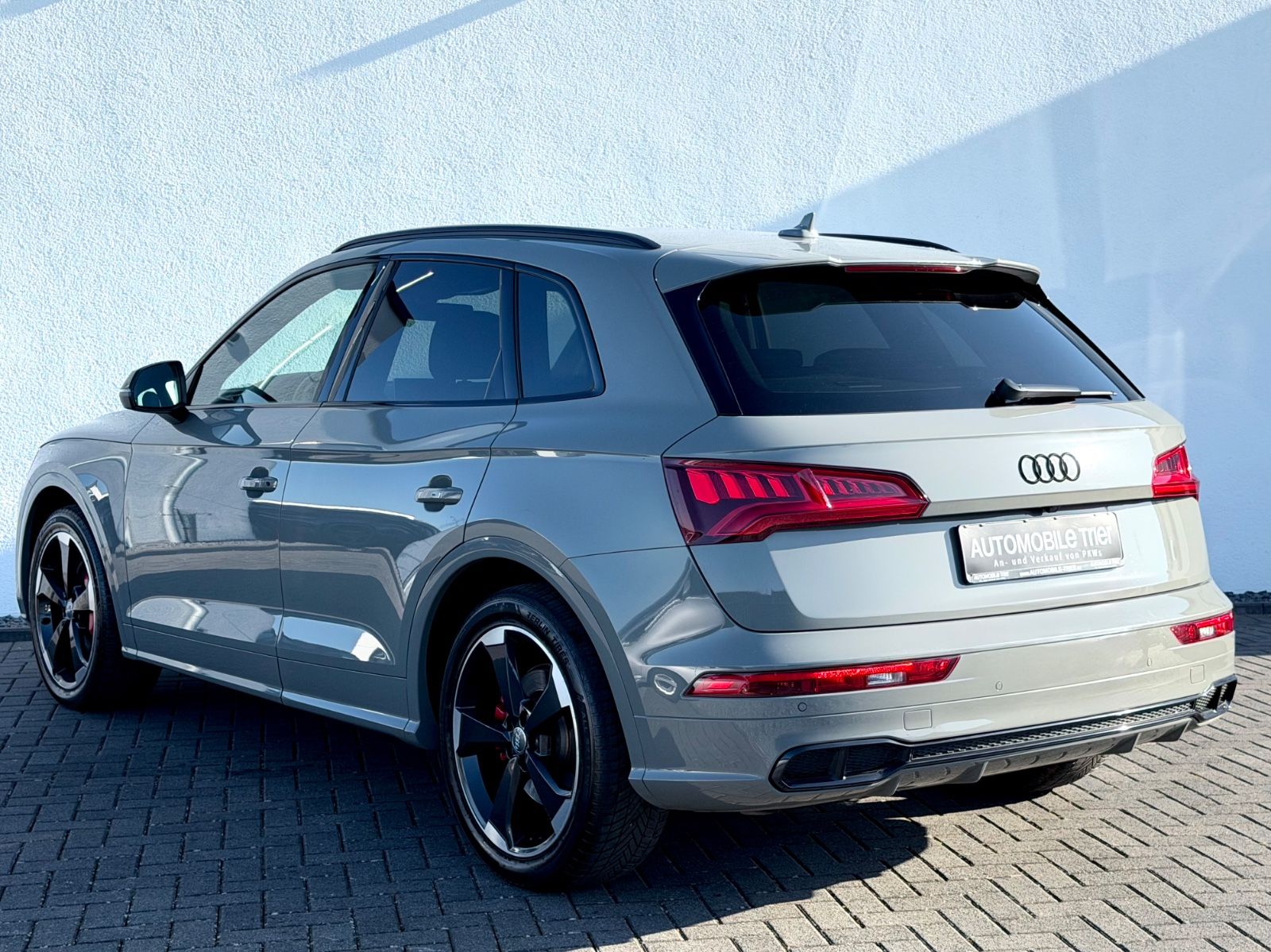 Audi SQ5 3.0 TDI quattro /LED/ACC/HUD/CAM/GARANTIE - Bild 7 Audi SQ5 3.0 TDI quattro /LED/ACC/HUD/CAM/GARANTIE in Grau als SUV/Geländewagen/Pickup - Fahrzeugfoto 7