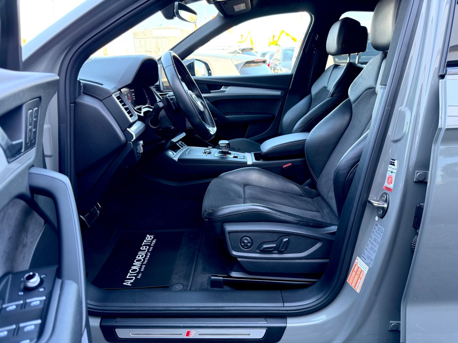 Audi SQ5 3.0 TDI quattro /LED/ACC/HUD/CAM/GARANTIE - Bild 9 Audi SQ5 3.0 TDI quattro /LED/ACC/HUD/CAM/GARANTIE in Grau als SUV/Geländewagen/Pickup - Fahrzeugfoto 9