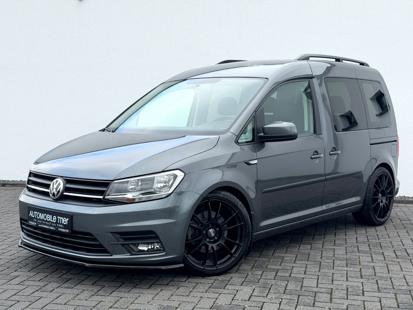 Volkswagen Caddy 1.4 TSI DSG *Navi*2xKlima*Garantie* in Grau als Van/Minibus - Fahrzeugfoto 1
