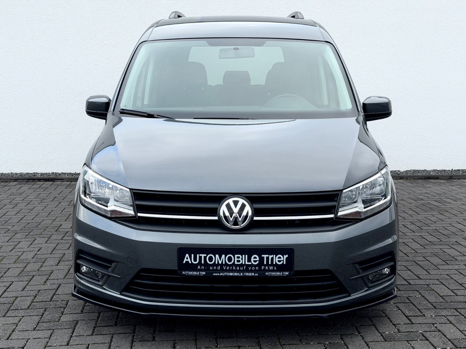 Volkswagen Caddy 1.4 TSI DSG *Navi*2xKlima*Garantie* - Bild 2 Volkswagen Caddy 1.4 TSI DSG *Navi*2xKlima*Garantie* in INDIUMGRAU als Van/Minibus - Fahrzeugfoto 2