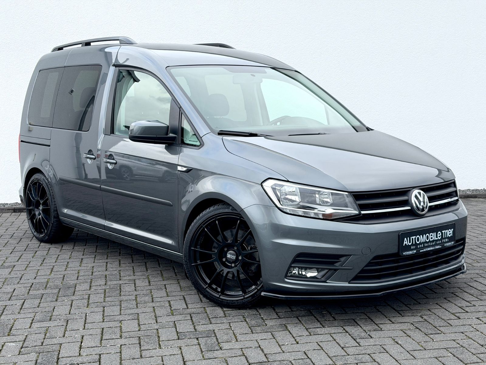 Volkswagen Caddy 1.4 TSI DSG *Navi*2xKlima*Garantie* - Bild 3 Volkswagen Caddy 1.4 TSI DSG *Navi*2xKlima*Garantie* in INDIUMGRAU als Van/Minibus - Fahrzeugfoto 3