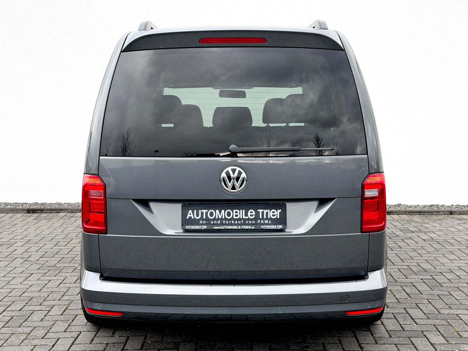 Volkswagen Caddy 1.4 TSI DSG *Navi*2xKlima*Garantie* - Bild 6 Volkswagen Caddy 1.4 TSI DSG *Navi*2xKlima*Garantie* in INDIUMGRAU als Van/Minibus - Fahrzeugfoto 6