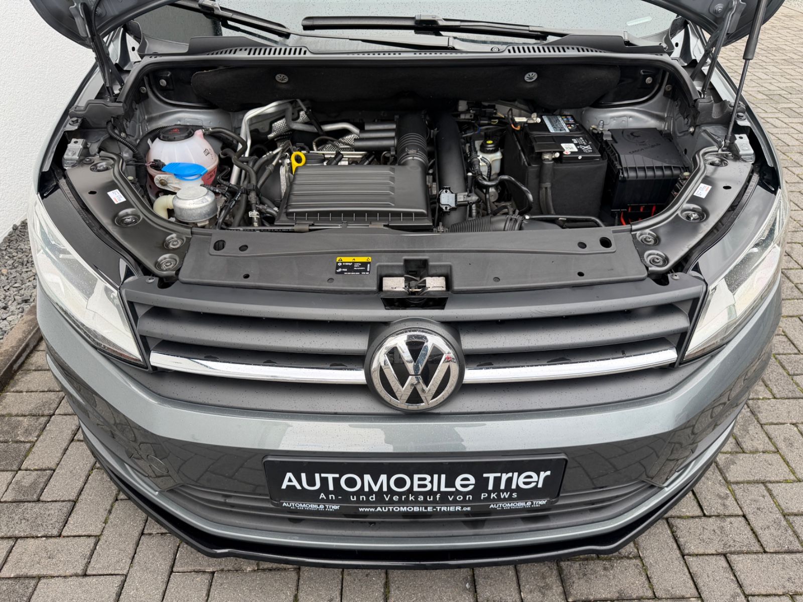 Volkswagen Caddy 1.4 TSI DSG *Navi*2xKlima*Garantie* - Bild 17 Volkswagen Caddy 1.4 TSI DSG *Navi*2xKlima*Garantie* in INDIUMGRAU als Van/Minibus - Fahrzeugfoto 17