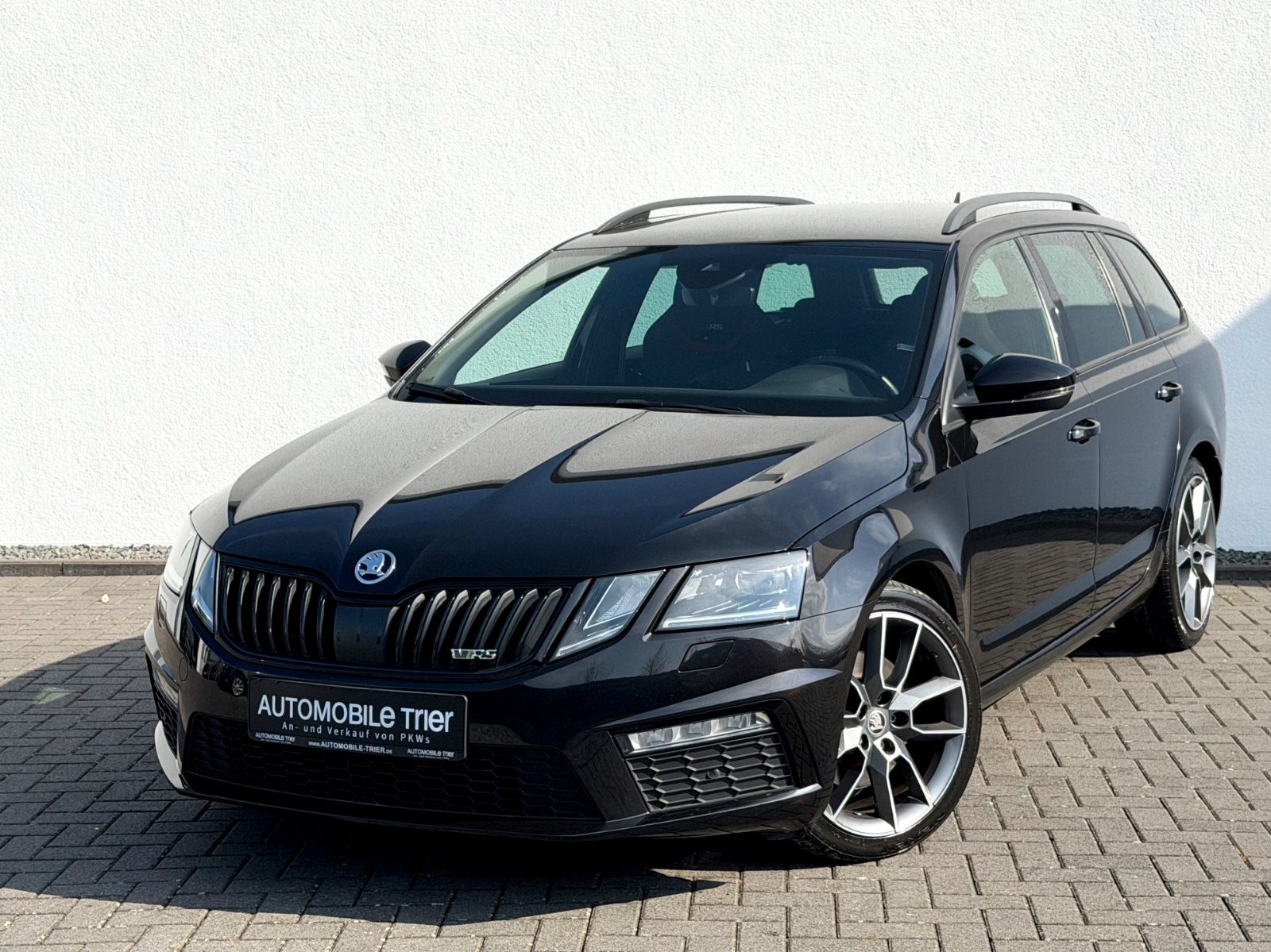 Skoda Octavia Combi RS 2.0 TDI DSG 4x4 /LED/ACC/CAM/ in Schwarz als Kombi - Fahrzeugfoto 1