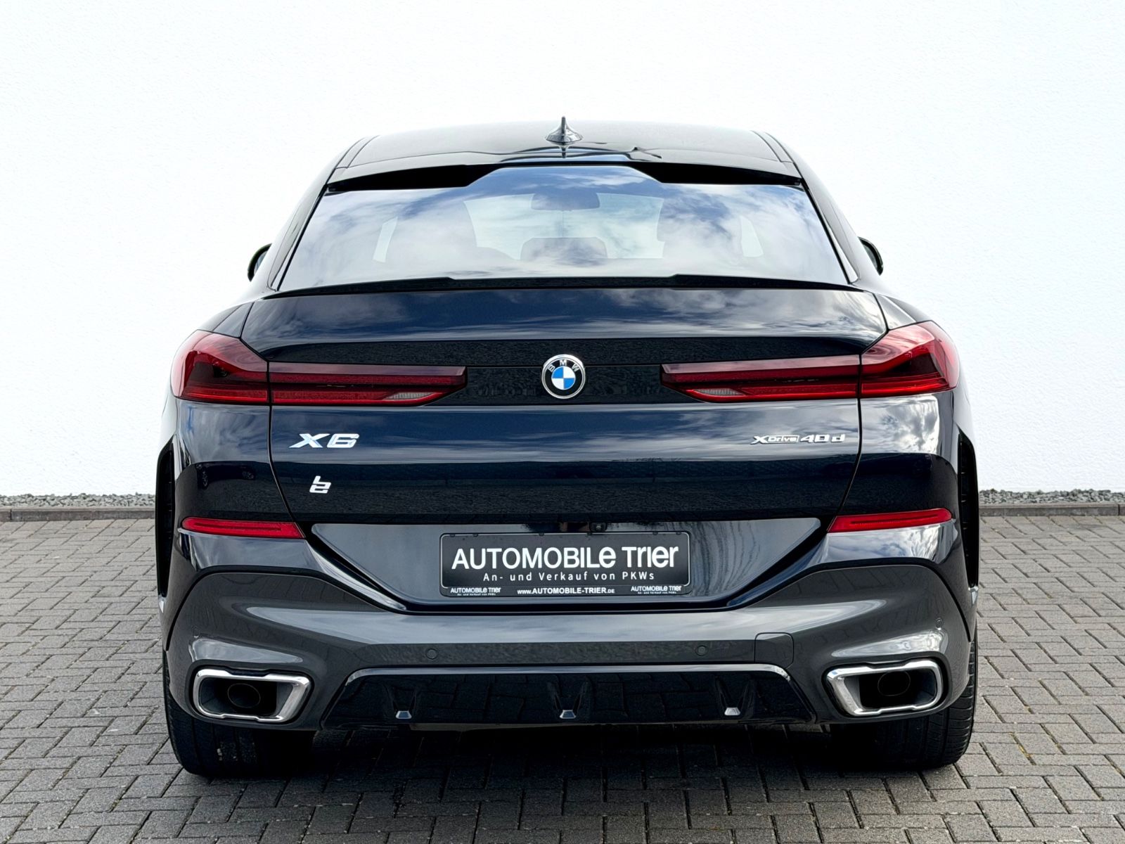 BMW X6 xDrive 40 d M Sport Paket/LED/HUD/AHK/CAM/ - Bild 6 BMW X6 xDrive 40 d M Sport Paket/LED/HUD/AHK/CAM/ in CARBONSCHWARZ als SUV/Geländewagen/Pickup - Fahrzeugfoto 6