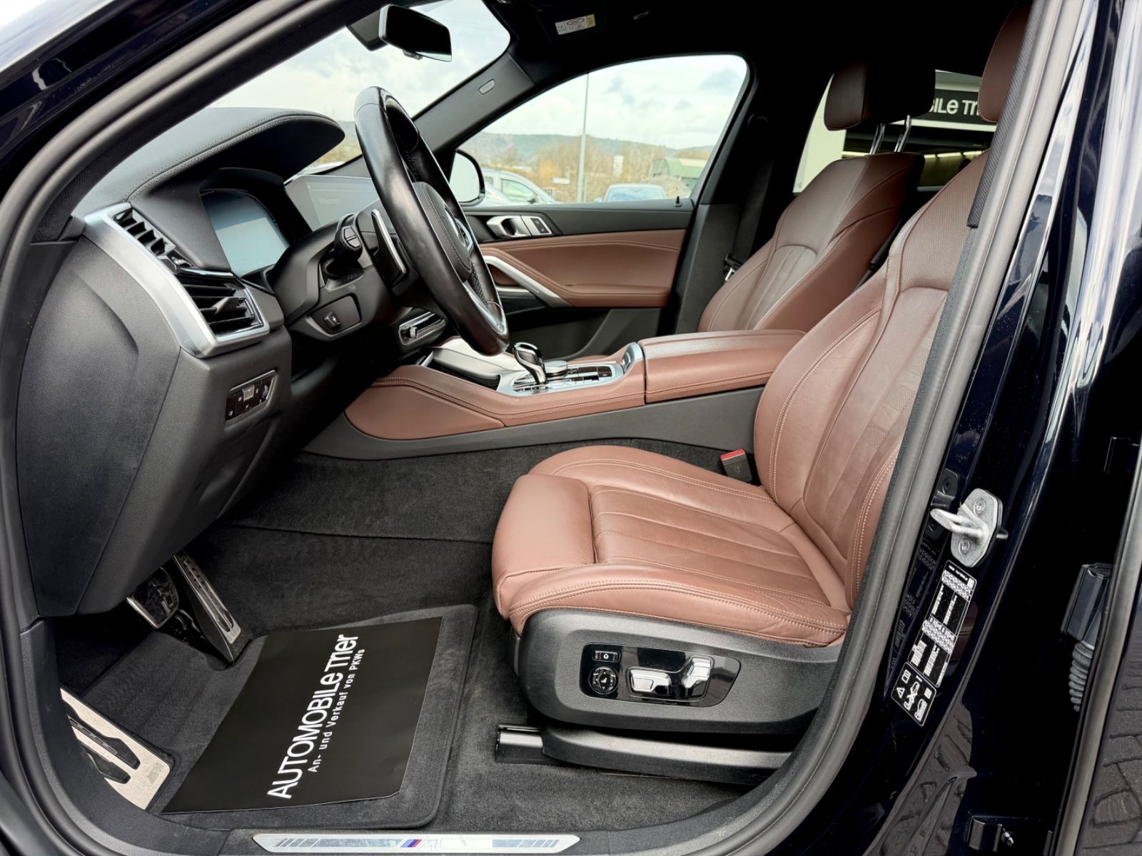 BMW X6 xDrive 40 d M Sport Paket/LED/HUD/AHK/CAM/ - Bild 9 BMW X6 xDrive 40 d M Sport Paket/LED/HUD/AHK/CAM/ in CARBONSCHWARZ als SUV/Geländewagen/Pickup - Fahrzeugfoto 9