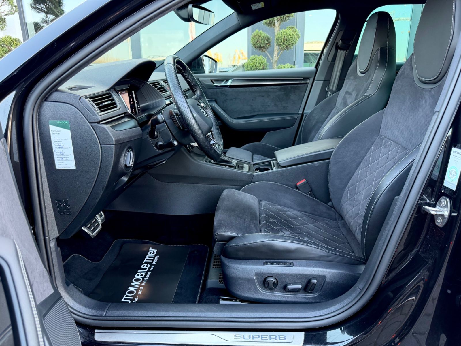 Skoda Superb Combi Sportline 2.0 TDI DSG 4x4 /1.HAND/ - Bild 9 Skoda Superb Combi Sportline 2.0 TDI DSG 4x4 /1.HAND/ in Schwarz-Magic Perleffekt als Kombi - Fahrzeugfoto 9