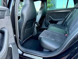 Skoda Superb Combi Sportline 2.0 TDI DSG 4x4 /1.HAND/ in Schwarz als Kombi - Fahrzeugfoto 14