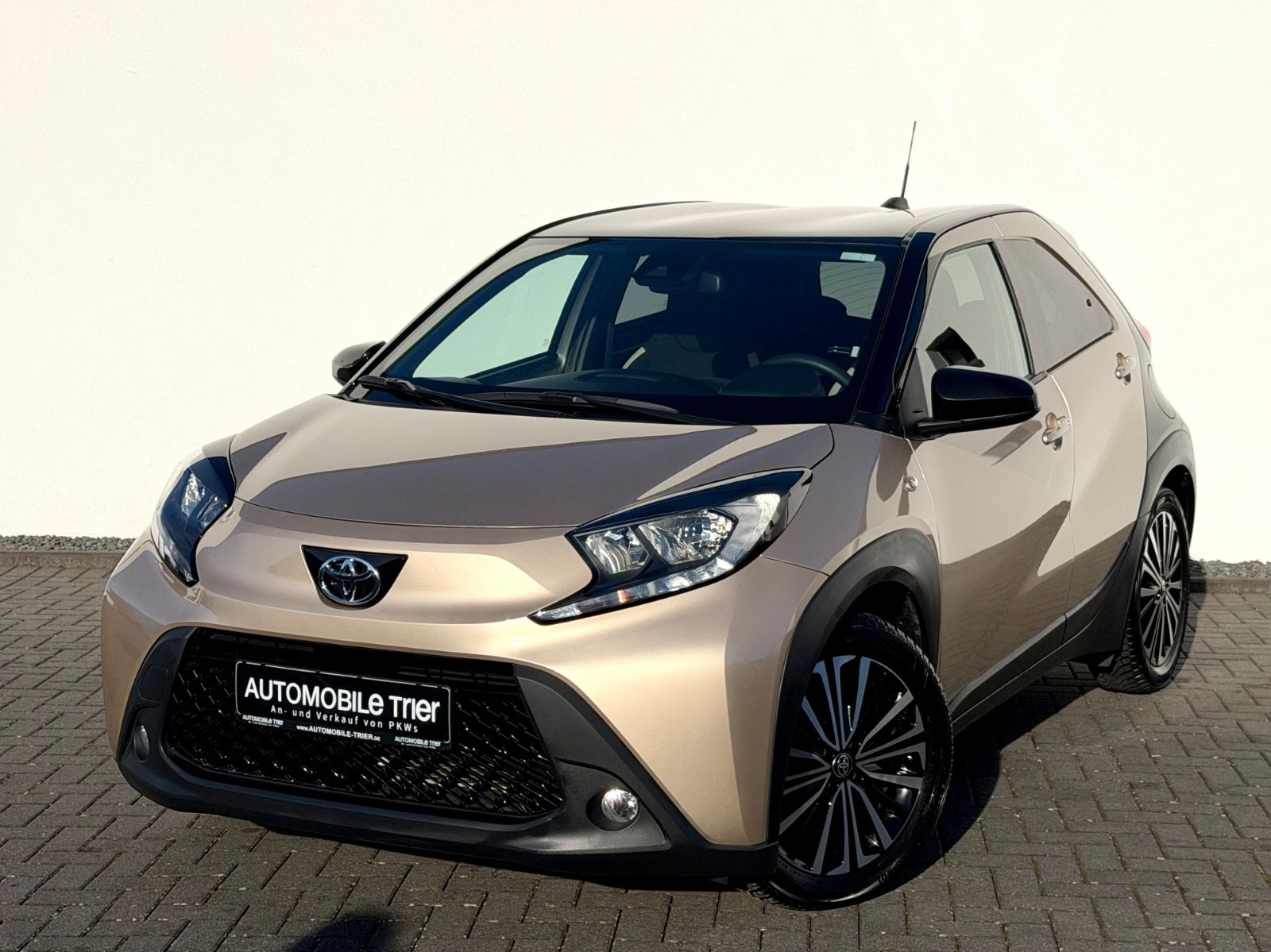 Toyota Aygo X 1.0 /ACC/CAM/KLIMA/GARANTIE/ als Kleinwagen - Fahrzeugfoto 1