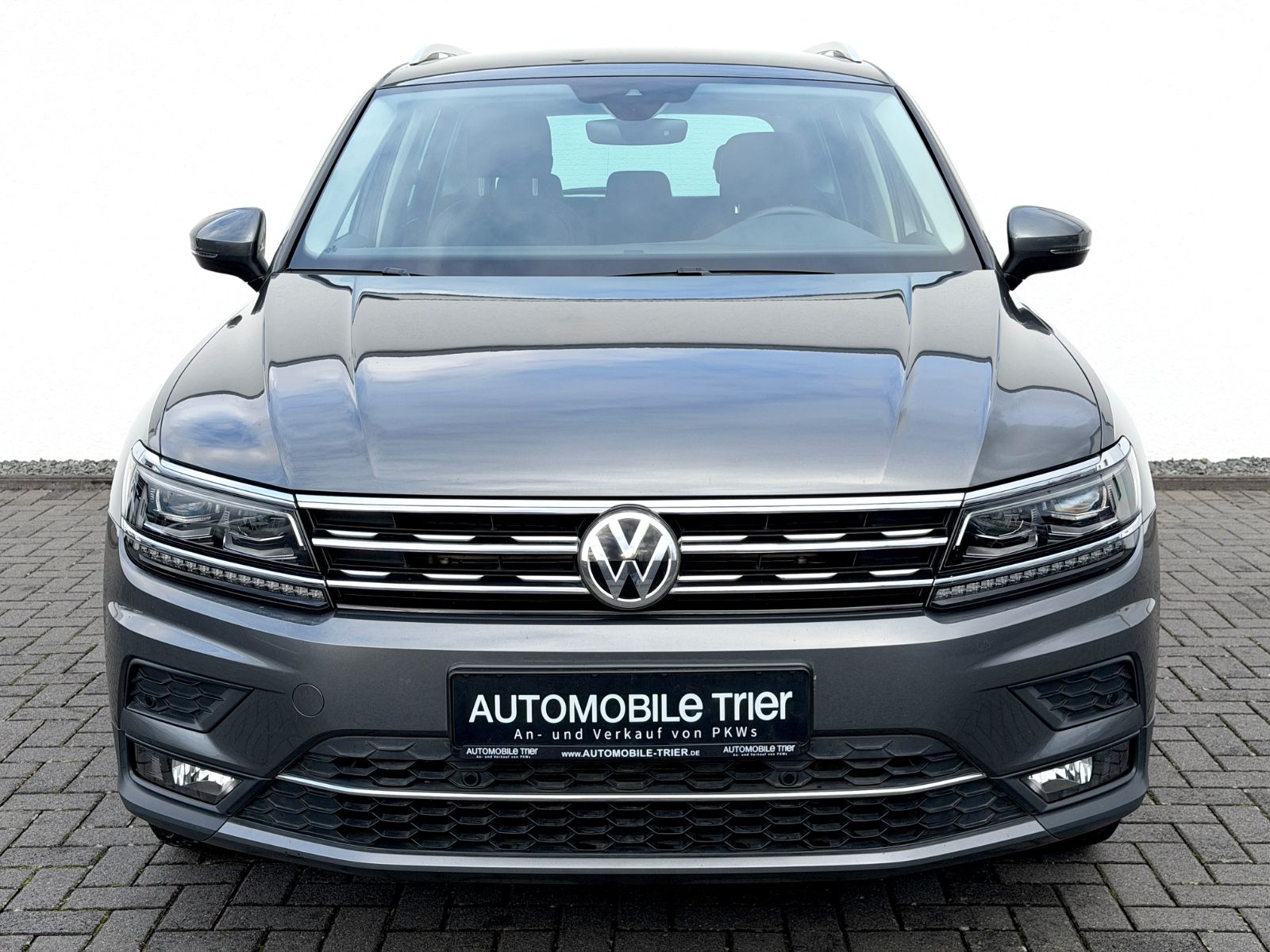 Volkswagen Tiguan Highline 2.0 TSI DSG 4Motion /LED/ACC/CAM - Bild 2 Volkswagen Tiguan Highline 2.0 TSI DSG 4Motion /LED/ACC/CAM in Indiumgrau Metallic als SUV/Geländewagen/Pickup - Fahrzeugfoto 2