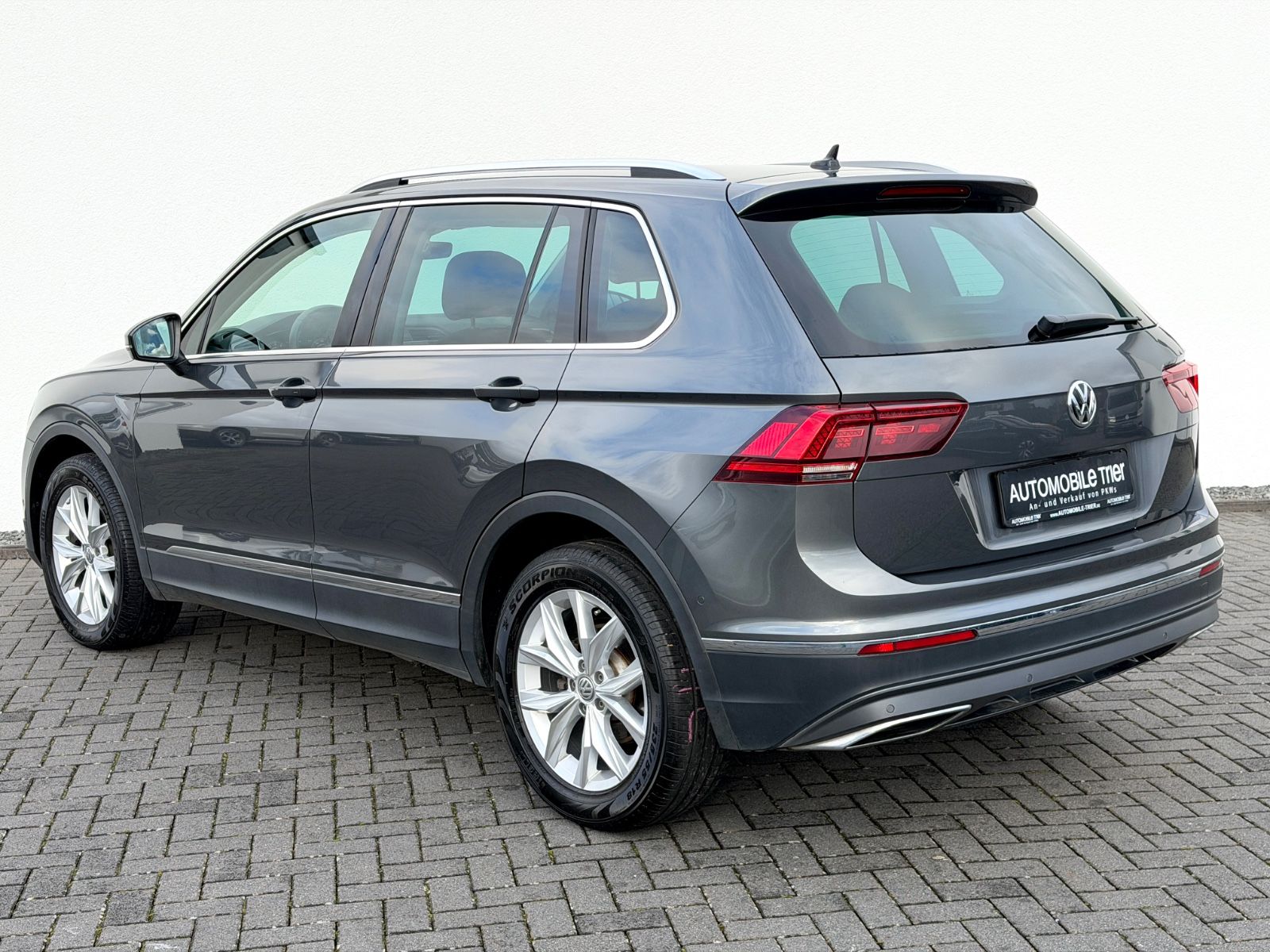 Volkswagen Tiguan Highline 2.0 TSI DSG 4Motion /LED/ACC/CAM - Bild 7 Volkswagen Tiguan Highline 2.0 TSI DSG 4Motion /LED/ACC/CAM in Indiumgrau Metallic als SUV/Geländewagen/Pickup - Fahrzeugfoto 7