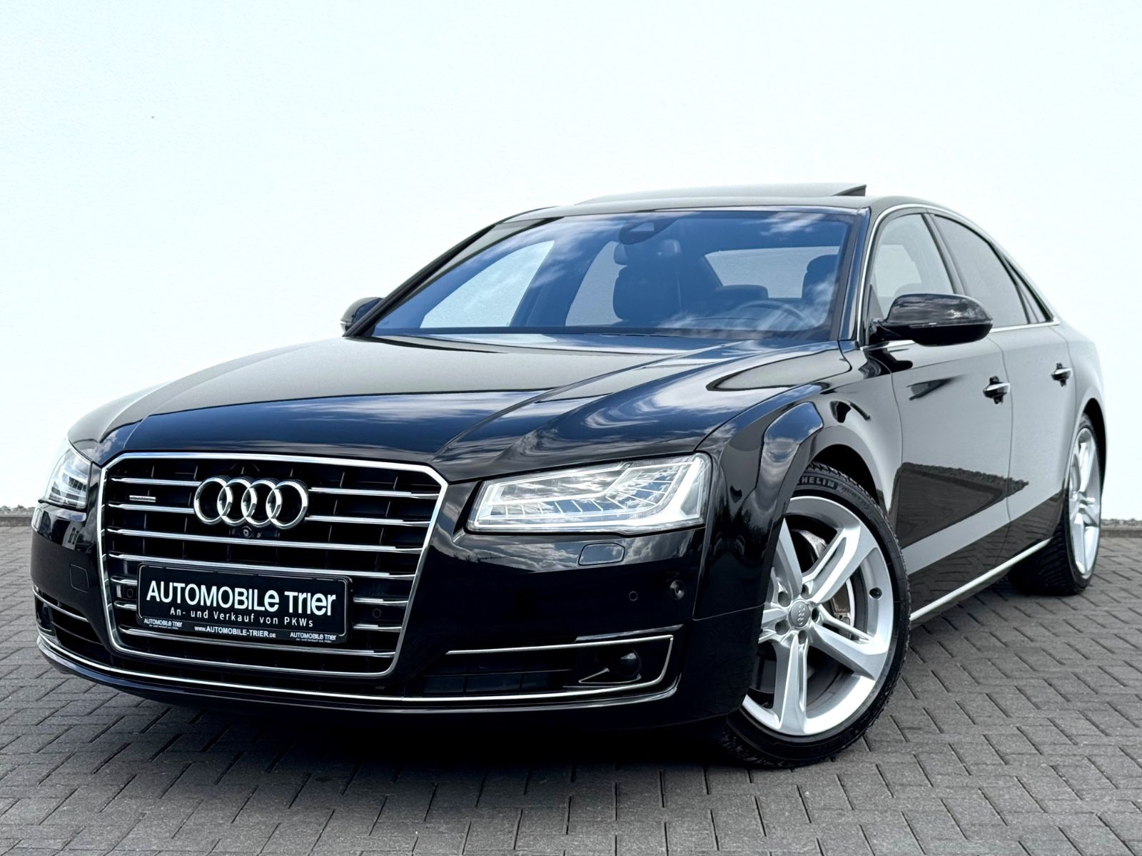 Audi A8 4.2 TDI quattro /MATRIX/B&O/MASSAGE/HUD/ in Schwarz als Limousine - Fahrzeugfoto 1