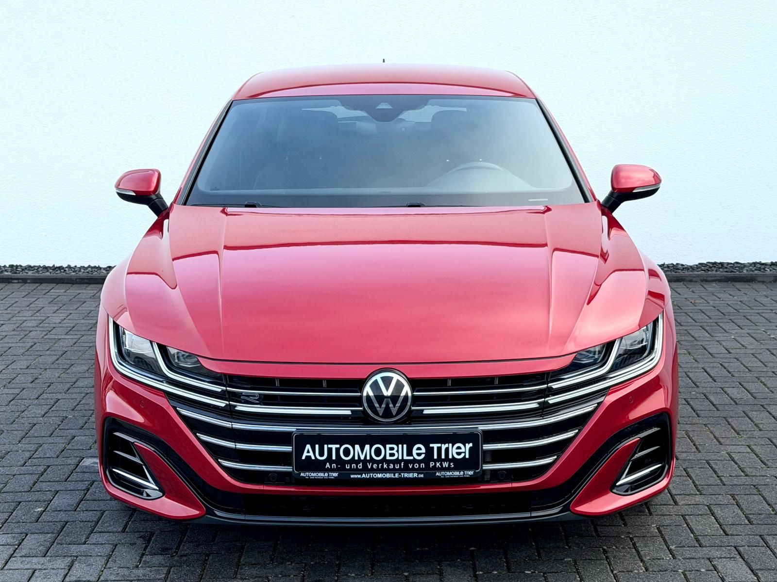 Volkswagen Arteon Shooting Brake R Line 2.0 TDI DSG 1.HAND - Bild 2 Volkswagen Arteon Shooting Brake R Line 2.0 TDI DSG 1.HAND in KINGS RED als Kombi - Fahrzeugfoto 2