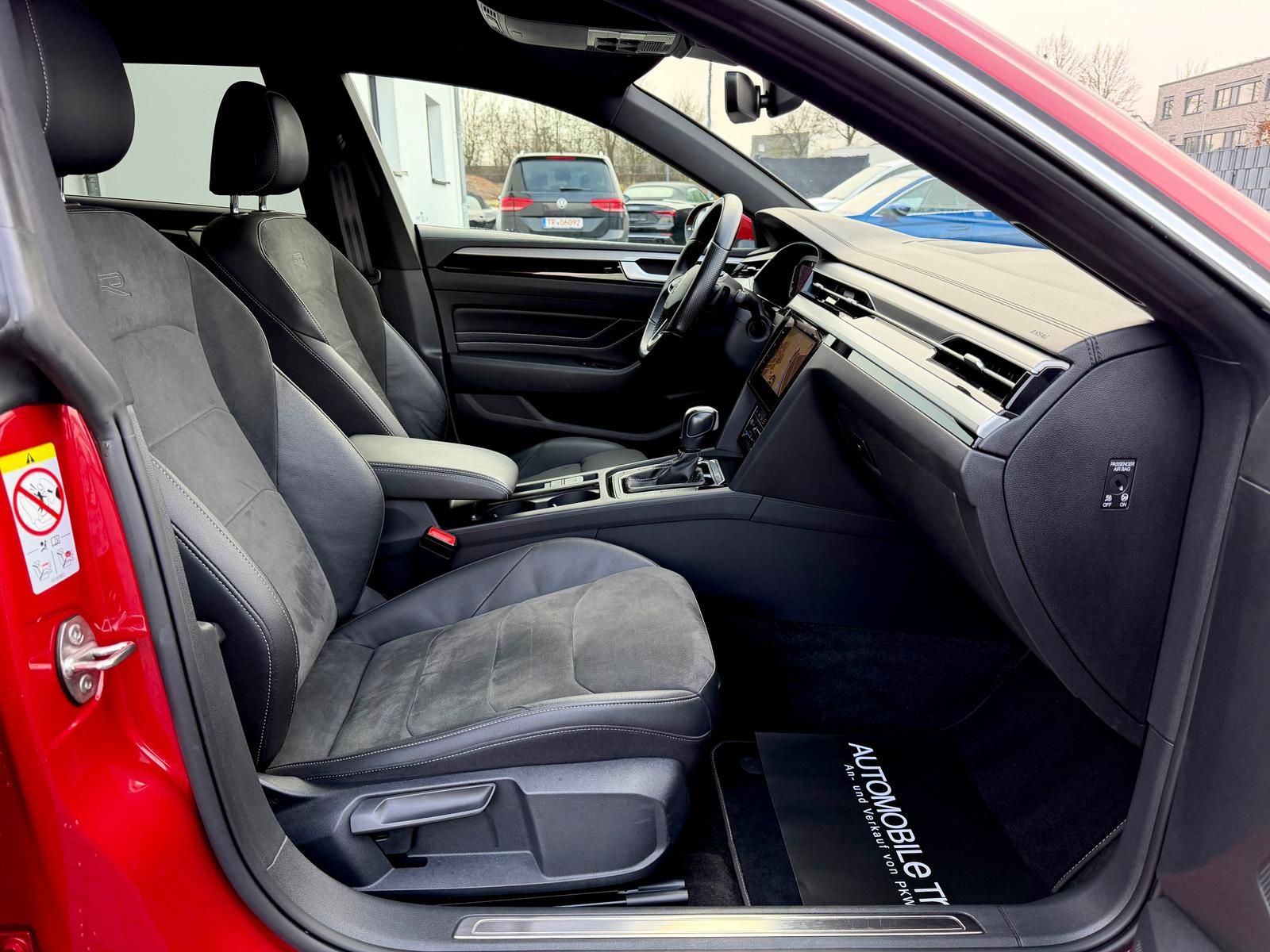 Volkswagen Arteon Shooting Brake R Line 2.0 TDI DSG 1.HAND - Bild 13 Volkswagen Arteon Shooting Brake R Line 2.0 TDI DSG 1.HAND in KINGS RED als Kombi - Fahrzeugfoto 13