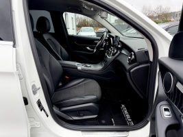 Mercedes-Benz GLC 250 d 4Matic Amg Line / NAVI/LED/AHK/1.HAND/ in Weiß als SUV/Geländewagen/Pickup - Fahrzeugfoto 13