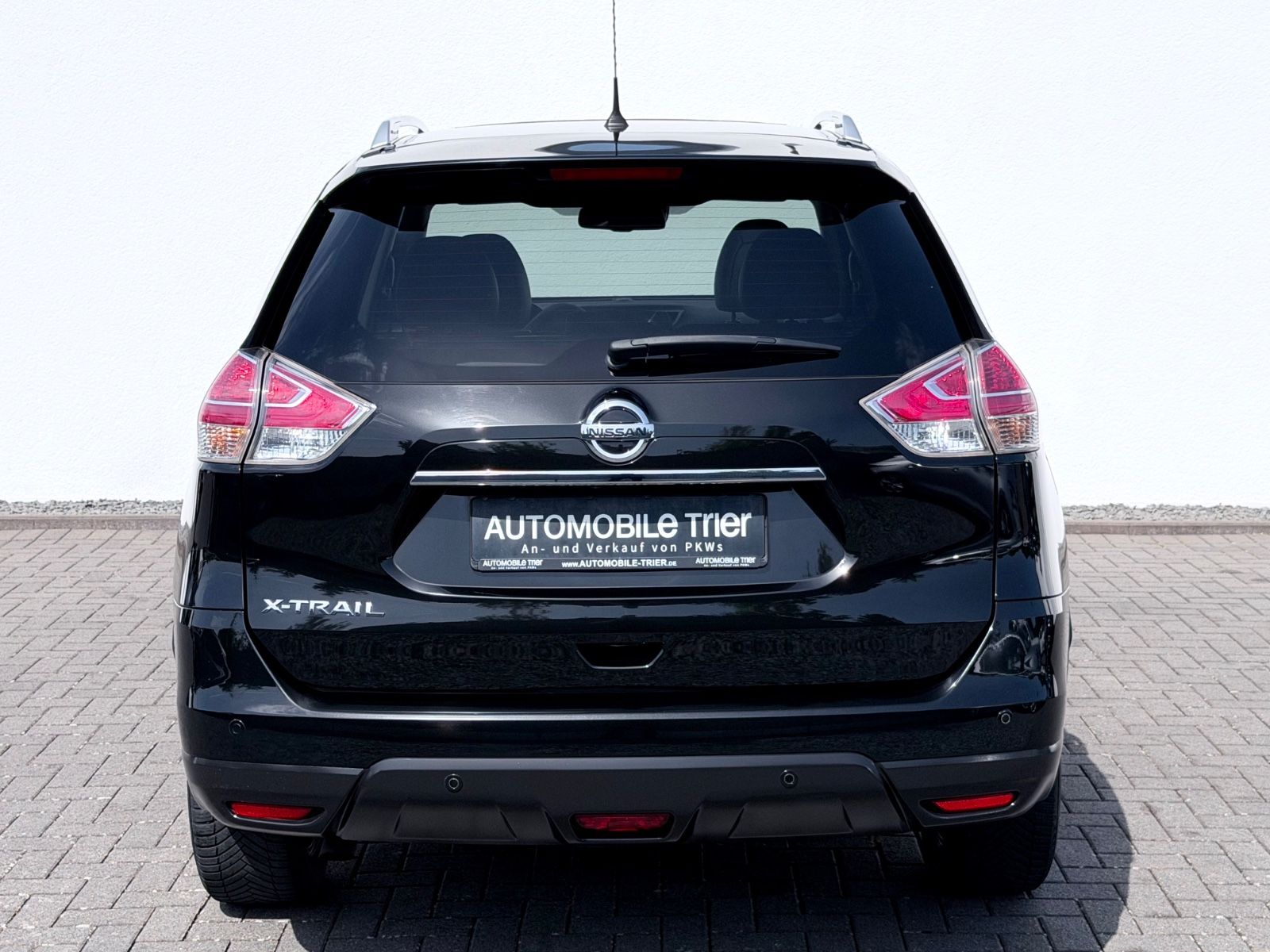 Nissan X-Trail 2.0 dCi Automatik /NAVI/LED/360°CAM/ - Bild 6 Nissan X-Trail 2.0 dCi Automatik /NAVI/LED/360°CAM/ in Schwarz als SUV/Geländewagen/Pickup - Fahrzeugfoto 6