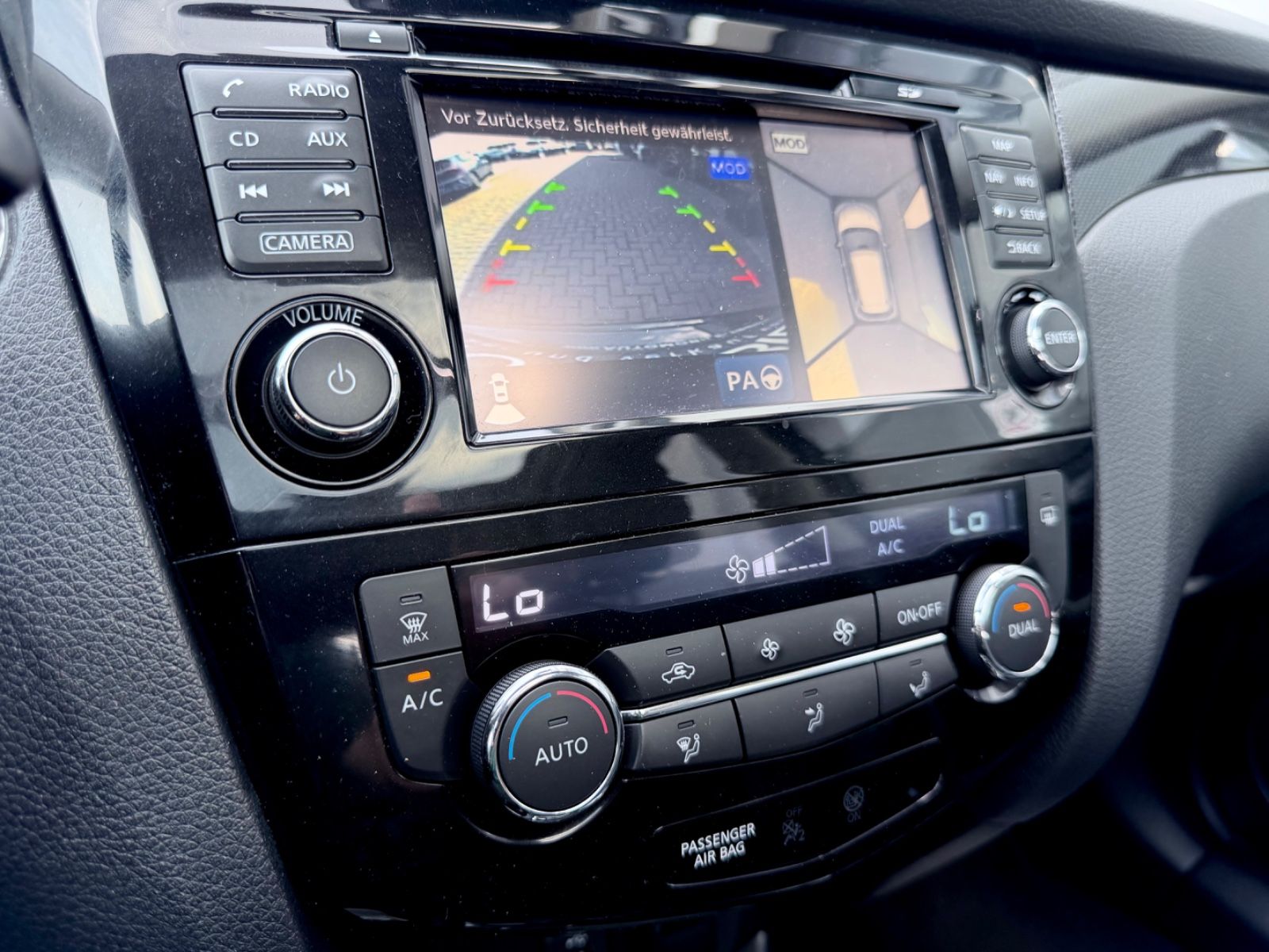 Nissan X-Trail 2.0 dCi Automatik /NAVI/LED/360°CAM/ - Bild 18 Nissan X-Trail 2.0 dCi Automatik /NAVI/LED/360°CAM/ in Schwarz als SUV/Geländewagen/Pickup - Fahrzeugfoto 18