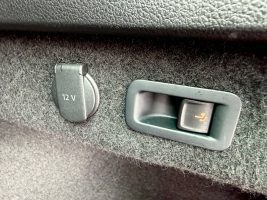 Volkswagen Passat Variant R Line 2.0 TDI DSG 4Motion in Silber als Kombi - Fahrzeugfoto 17