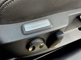 Volkswagen Passat Variant R Line 2.0 TDI DSG 4Motion in Silber als Kombi - Fahrzeugfoto 27