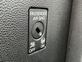 Volkswagen Passat Variant R Line 2.0 TDI DSG 4Motion in Silber als Kombi - Fahrzeugfoto 31