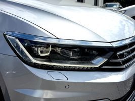 Volkswagen Passat Variant R Line 2.0 TDI DSG 4Motion in Silber als Kombi - Fahrzeugfoto 32